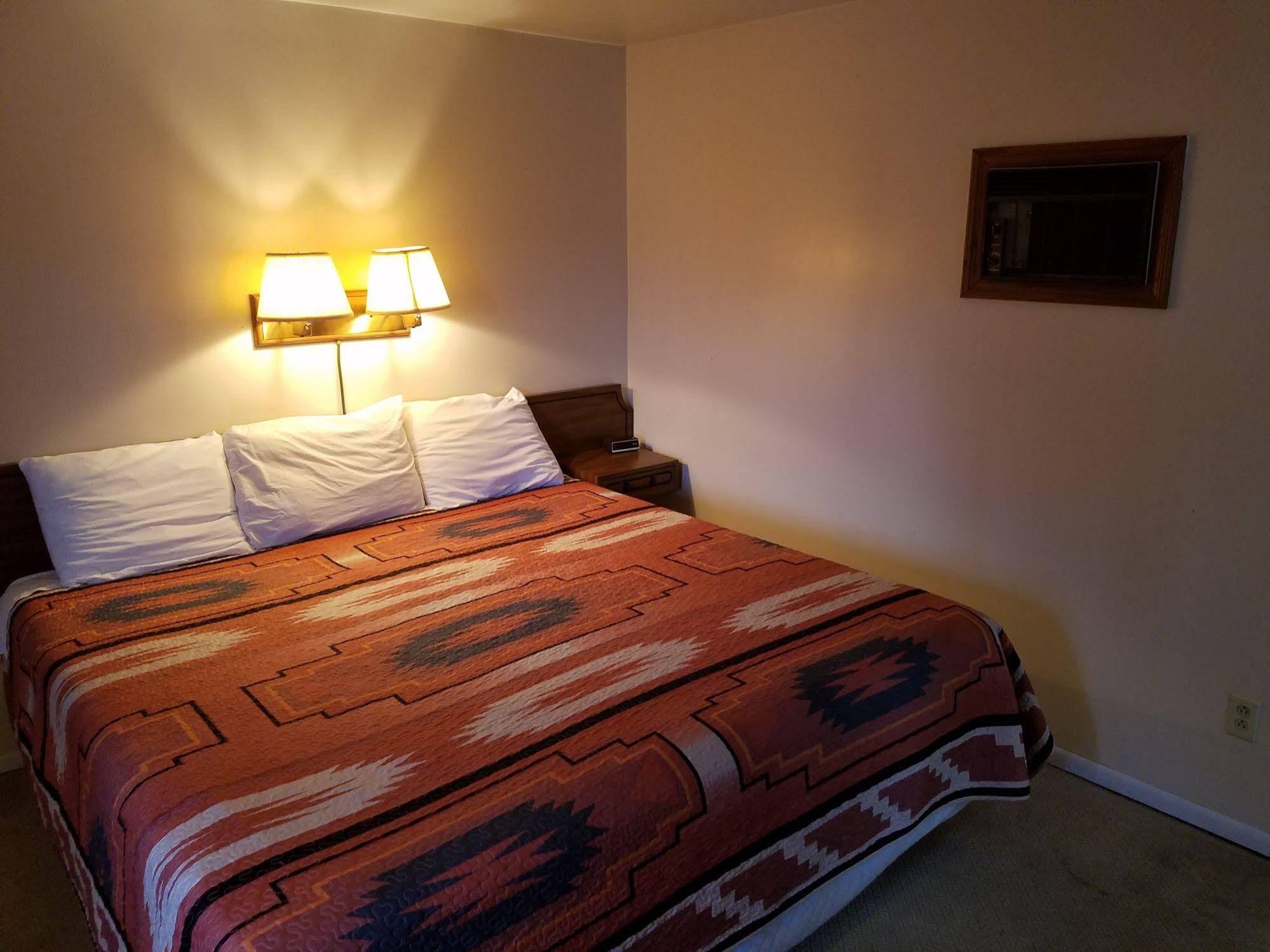 Lamplighter Lodge Пангіч Екстер'єр фото